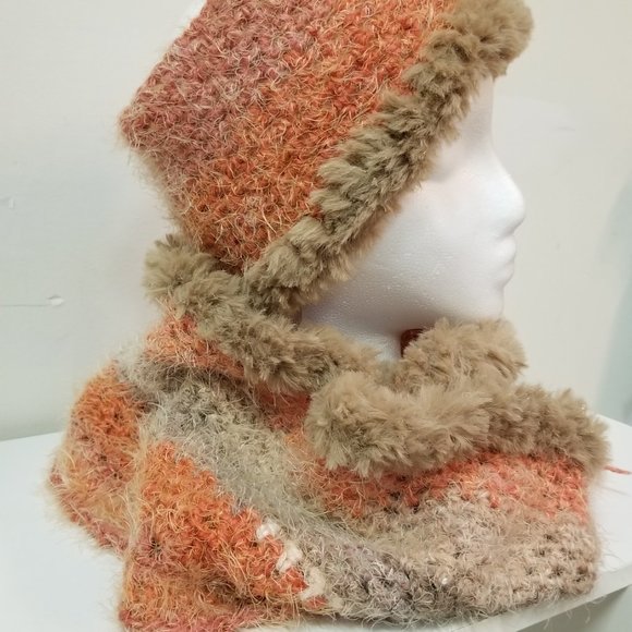 Faux fur trimmed Earwarmers, hats. infinity scarf - Picture 6 of 12